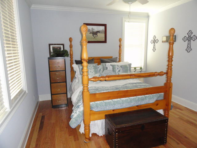 1120 Landing Dr, Greensboro, GA 30642