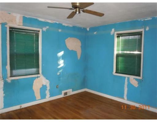 25 Amore Rd, Springfield, MA 01109