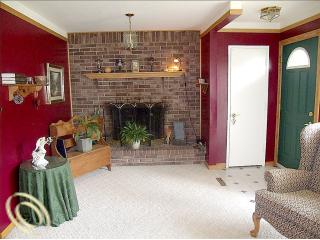 22328 Haskell St, Taylor, MI 48180